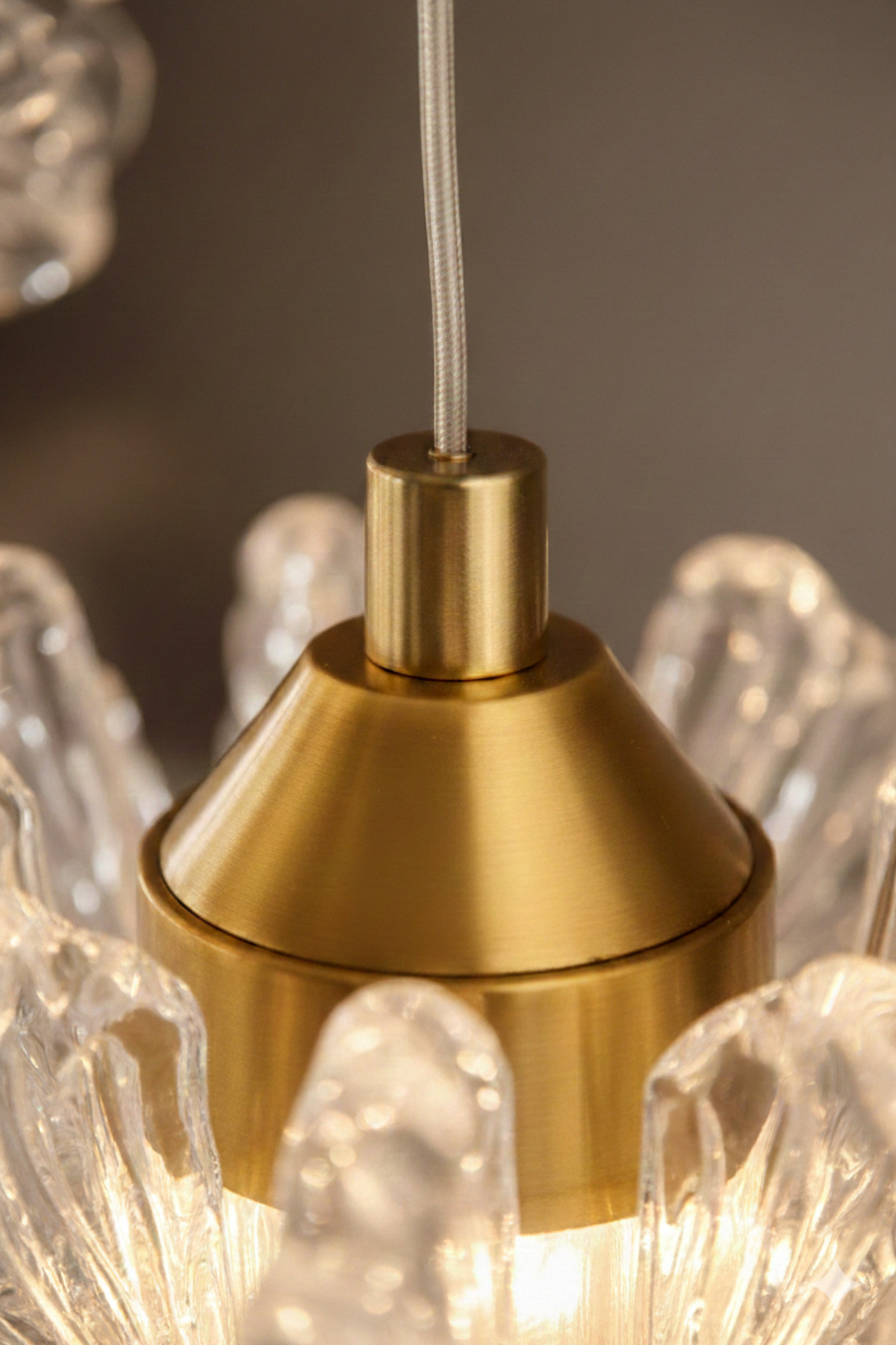 Katerina Model Gold Kaplama Metal Salon Mutfak Oturma Yatak Odası Modern Led Sarkıt Avize - Görsel 2